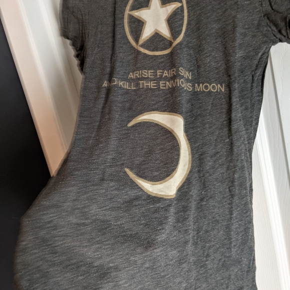 FREE with purchase over $30 🤩Wildfox graphic t-shirt - Picture 2 of 7